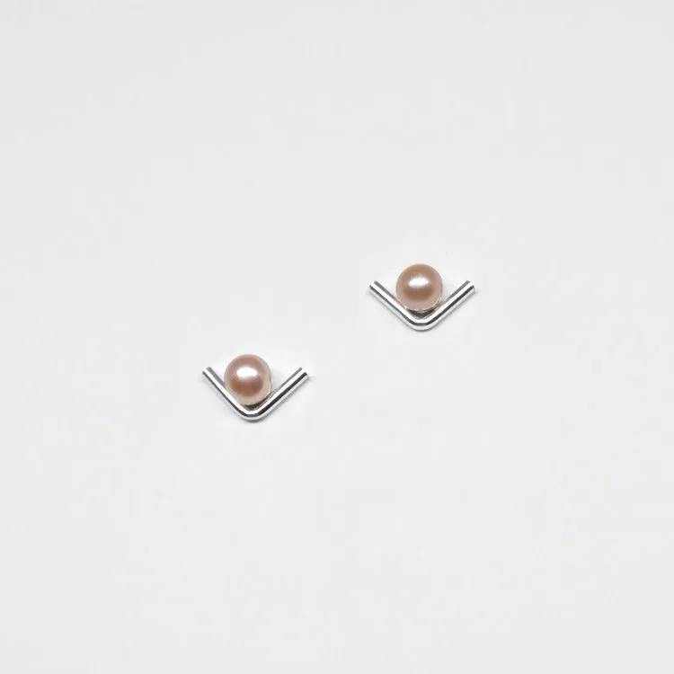 Pearl & Chevron Breloque — collier, argent sterling de Flesch — Esther Chabot