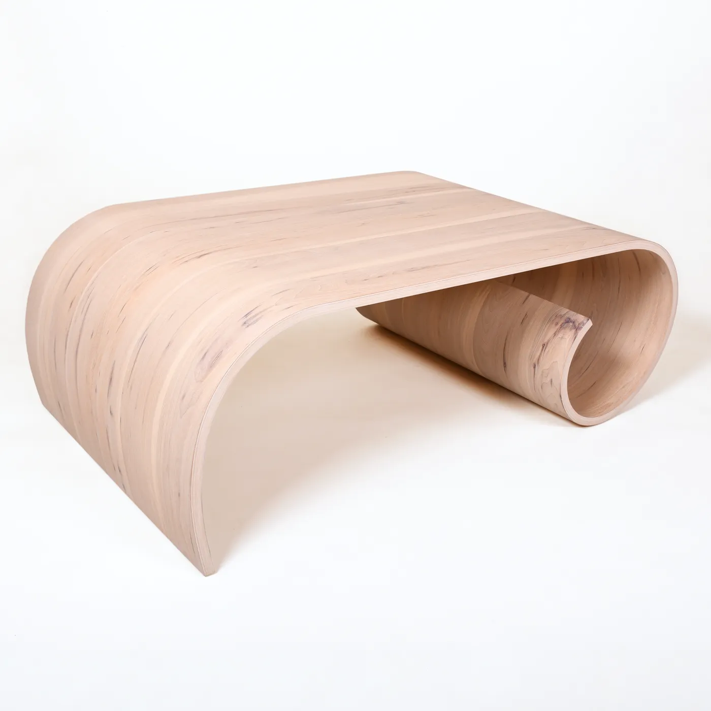 Large Toboggan Table — table, bois lamellé courbé de Kino Guérin