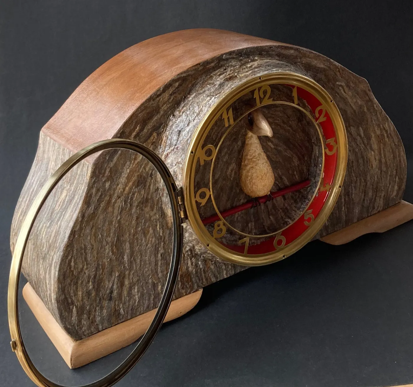 TRAVERSER LE TEMPS — œuvre, assemblage de Lucie Champoux