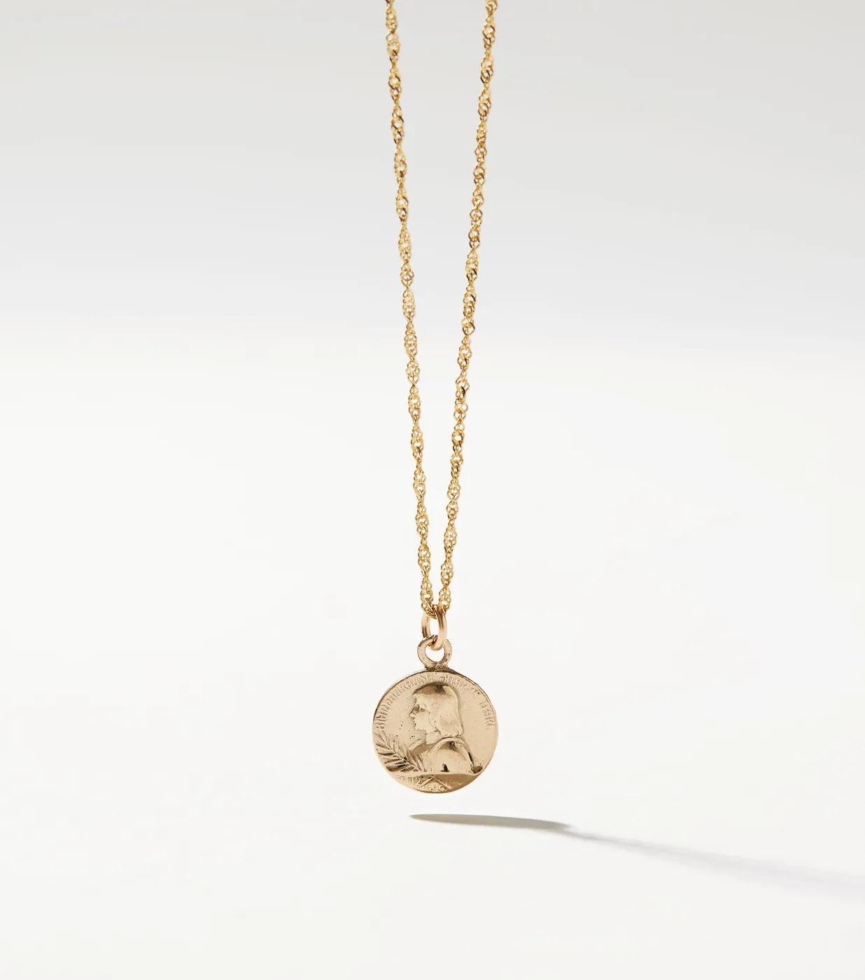 Joan Of Arc Necklace in 14k Gold — collier, or et argent de Savannah Jones Jewellery