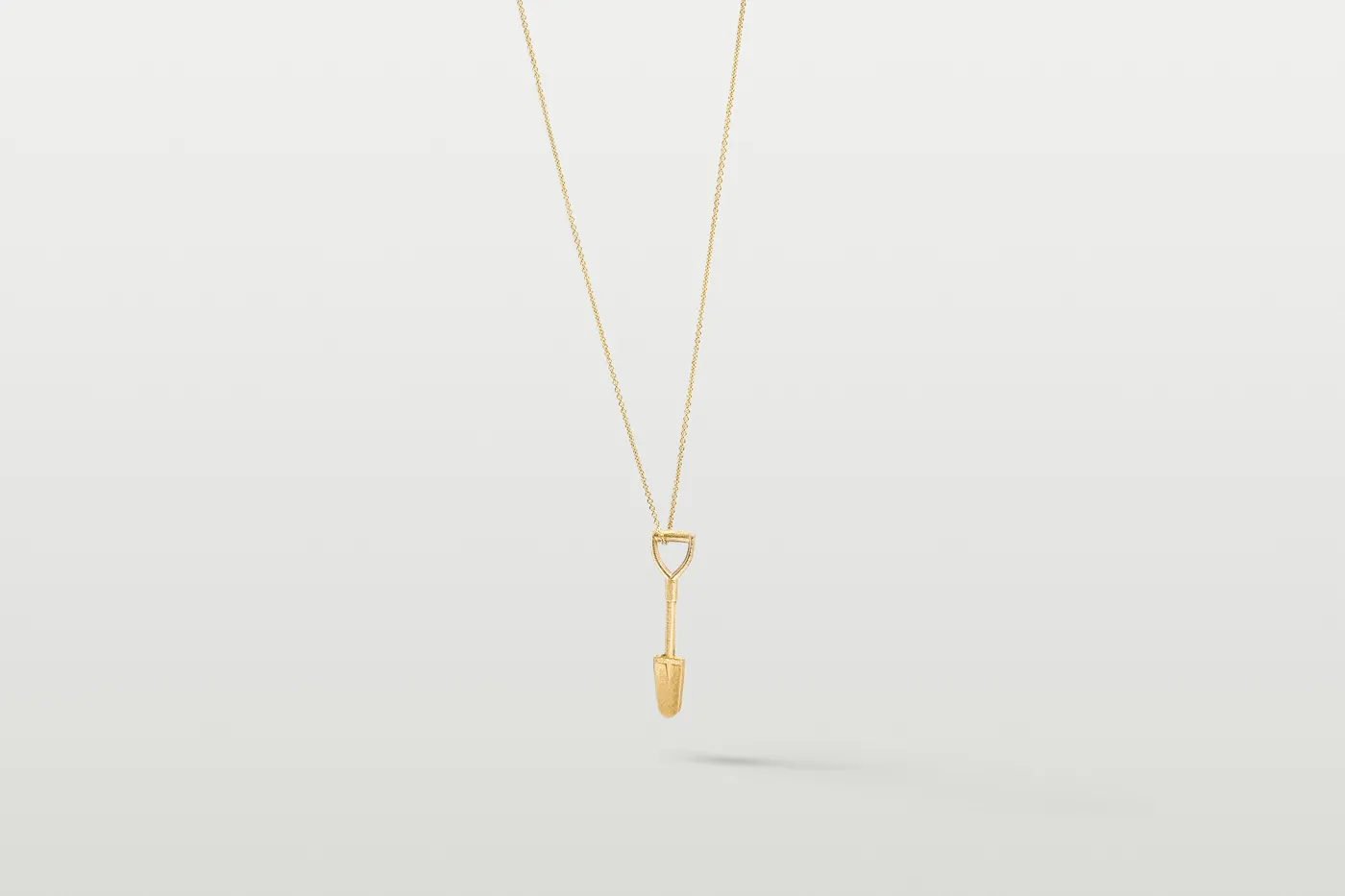 Miniature Tree Planting Shovel — bijou, or et argent de Savannah Jones Jewellery